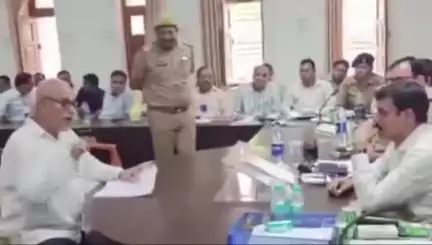 रसड़ा: रसड़ा तहसील में एसपी संग डीएम ने सुनी जनशिकायतें, कानूनगो व लेखपाल के खिलाफ विभागीय कार्रवाई के दिए निर्देश