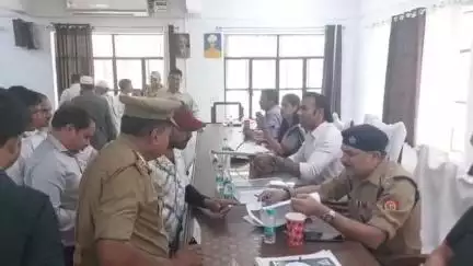कैराना: कैराना तहसील में संपूर्ण समाधान दिवस में डीएम व एसपी ने सुनीं समस्याएं, 39 शिकायतों में से छह का मौके पर किया निस्तारण