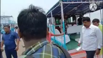 ডায়মন্ডহারবার ২: রায়চক এ চারচাকা গাড়ি পারাপারের জন্য যেটি হচ্ছে নুরপুর এলাকা থেকে সংসদ কে ধন্যবাদ জানালেন ব্লক সভাপতি