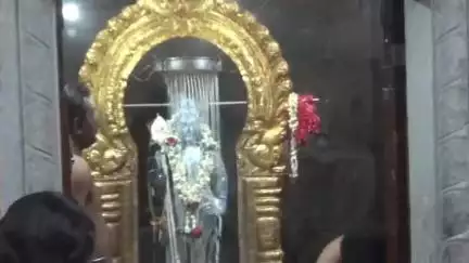 ஓசூர்: பெரியார் நகரில் உள்ள வேல்முருகன் ஆலயத்தில் வைகாசி விசாகப் பெருவிழா விமர்சையாக நடைப்பெற்றது