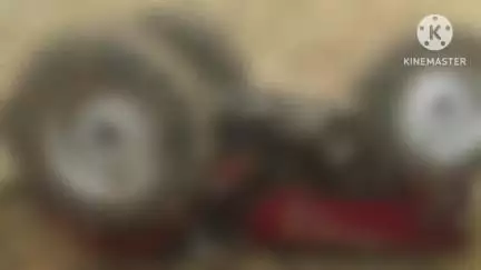 मगरकुंड के पास खेत में जोताई कर लौट रहे ट्रैक्टर पलटा, चालक की हुई दर्दनाक मौत, गांव में छाया मातम