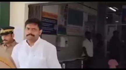 വെെത്തിരി: പാതിവില തട്ടിപ്പ് കേസിൽ വയനാട്ടിലെ മുഖ്യപ്രതി അനന്തു കൃഷ്ണനെ ക്രൈം ബ്രാഞ്ചിന്റെ കസ്റ്റഡിയിൽ വിട്ടു