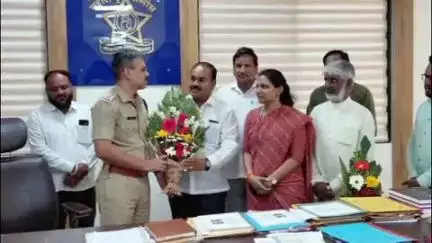 बुलढाणा: पोलीस अधीक्षक कार्यालय येथे ठाकरे गट शिवसेना पदाधिकाऱ्यांनी पोलीस अधीक्षक यांची घेतली भेट