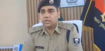 पटना ग्रामीण: धनुकी मोड़ पर ट्रक चालकों से अवैध वसूली के मामले में ASI और तीन सिपाहियों पर गिरी गाज, पटना ट्रैफिक SP ने दी जानकारी