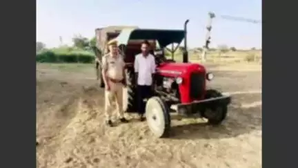 गंगापुर: गंगापुर सिटी थाना बाटोदा ने अवैध बजरी परिवहन करते ट्रैक्टर-ट्रॉली को किया ज़ब्त, चालक को किया गिरफ्तार