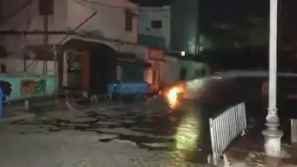 ପୁରୀ ମ୍ୟୁନିସିପାଲଟି: ପୁରୀ ନରେନ୍ଦ୍ର କୋଣ ନିକଟରେ ଅଗ୍ନିକାଣ୍ଡ l ଅଗ୍ନିକାଣ୍ଡରେ ଖାଦ୍ୟ ବିକ୍ରି ହେଉଥିବା ଠେଲା ଗାଡିଟି ସଂପୂର୍ଣ୍ଣ ଜଳିଯାଇଛି l