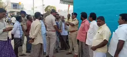 శింగనమల: గూగూడు గ్రామంలోని కుల్లాయి స్వామి బ్రహ్మోత్సవాల ఏర్పాట్లను పరిశీలించిన డీఎస్పీ వెంకటేశ్వర్లు