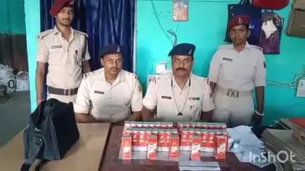 जमालपुर: जमालपुर रेलवे स्टेशन के प्लेटफार्म 1 से रेल पुलिस ने लावारिस विदेशी शराब बरामद की