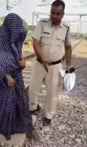 ग्वालियर गिर्द: भैया और भाभी के सामने पति द्वारा अपमानित करने पर महिला रेलवे स्टेशन पर जान देने पहुंची