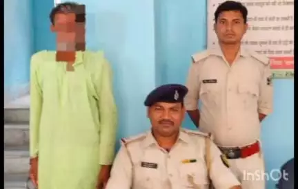 गया टाउन सीडी ब्लॉक: जिले के विभिन्न थाना क्षेत्रों से शराब के साथ 8 आरोपी गिरफ्तार, देसी, महुआ, विदेशी शराब और एक कार जब्त