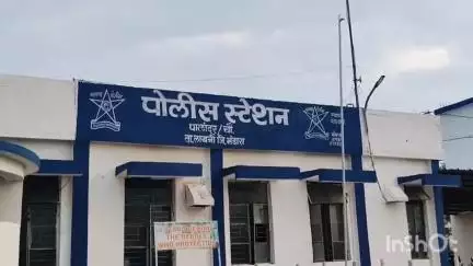 लाखनी: लोहारा येथील चुलबंद नदी घाटातुन रेती चोरी करणारे ५ ट्रॅक्टर पकडले ; ७ जणांविरोधात पालांदूर पोलिसांत गुन्हा दाखल