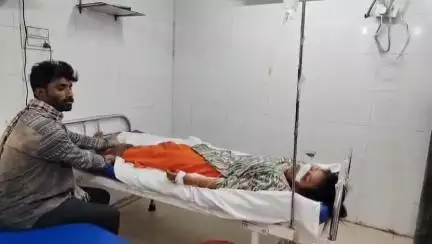महोबा: पसवारा गांव की एक किशोरी ने अज्ञात कारणों से खाया जहरीला पदार्थ, जिला अस्पताल में इलाज जारी