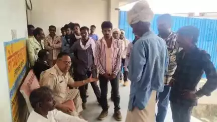 प्रतापगढ़: कच्ची बस्ती में एक व्यक्ति की अपने ससुराल में संदिग्ध परिस्थितियों में मौत, ससुराल पक्ष पर प्रताड़ना का आरोप