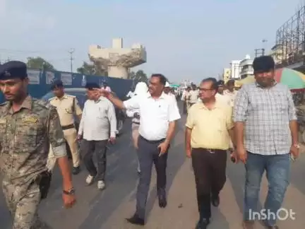 बेगूसराय: DM के निर्देश पर नगर आयुक्त ने नाला निर्माण कार्य का निरीक्षण किया, कई निर्देश दिए