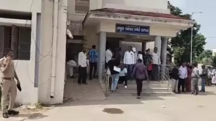 કરજણ: મીયાગામ પંચાયતના 10 વોર્ડ માટે સભ્યોએ ફોર્મ ભર્યા પરંતુ સરપંચ પદ માટે ઉમેદવાર જ હાજર નહિ રહેતા બેઠક ખાલી.# jansamsya