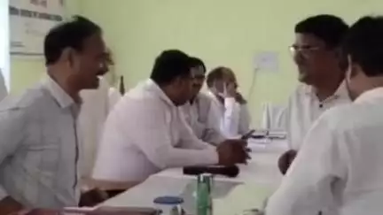 रुधौली: रुधौली तहसील सभागार में तहसील समाधान दिवस का आयोजन, 33 मामलों में से 6 का हुआ निस्तारण