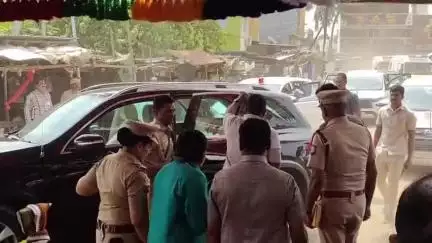 பொன்னேரி: சிறுவாபுரி முருகன் கோவிலில் ஆளுநர் ஆர்.என்.ரவி சாமி தரிசனம் செய்தார்