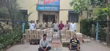મુળી: રાણીપાટ ગામે વિદેશી દારૂના કટીંગ સમયે સ્થાનિક પોલીસ ત્રાટકી.