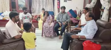 జగిత్యాల: డా. నారాయణ మరణించగా వారి కుటుంబ సభ్యులను పరామర్శించిన ఎమ్మెల్యే సంజయ్ కుమార్