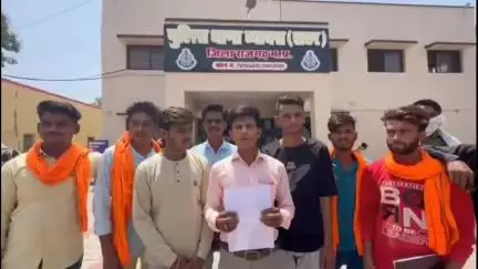 ब्यावरा: कोड़ियाखेड़ी गांव के ग्रामीणों ने सरपंच पर धमकी देने का आरोप लगाते हुए सिटी थाने में शिकायत की