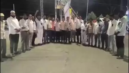 భువనగిరి: జర్నలిస్టు కొమ్మినేని శ్రీనివాసరావు అక్రమ అరెస్టును నిరసిస్తూ భువనగిరిలో నల్ల బ్యాడ్జీలతో జర్నలిస్టులో నిరసన