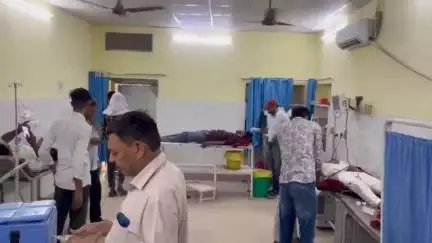 लूनकरनसर: सुरनाना लूणकरणसर के बीच ओवरटेक के चक्कर में पलटी कार, तीन लोग हुए घायल