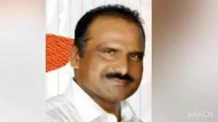 జగిత్యాల: పట్టణానికి చెందిన ప్రముఖ ఫిజిషియన్ డా.నారాయణ గుండెపోటుతో ఆకస్మికంగా మృత,  ఆయన కుటుంబ సభ్యులకు ఎమ్మెల్యే డా సంజయ్ కుమార్ పరామర్శ