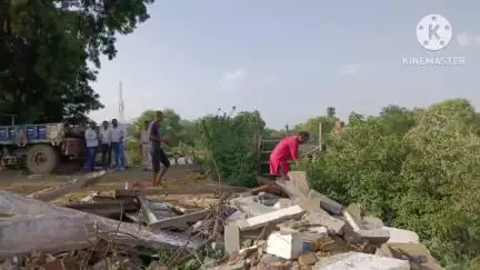 रामपुरा: भाटखेड़ी खुर्द में देवस्थान की 5.47 हेक्टेयर जमीन अतिक्रमण मुक्त, प्रशासन ने पुजारी को दिलाया कब्जा
