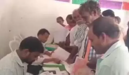 తుంగతుర్తి: భూ భారతి తో భూ సమస్యలు పరిష్కారం : తుంగతుర్తి తహసిల్దార్ దయానందం