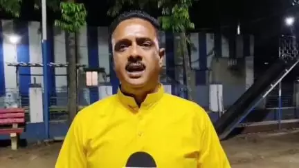 মেদিনীপুর: মহিলাদের কুকথা বলার জন্য দিলীপ ঘোষকে ঘাড়ধাক্কা দিয়ে দল থেকে বের করে দেওয়া উচিত; মেদিনীপুরে বললেন প্রদীপ সরকার