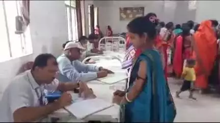 शंभूगंज: शंभूगंज सीएचसी में 215 गर्भवती महिलाओं के स्वास्थ्य की जांच, चिकित्सकों ने दी सलाह