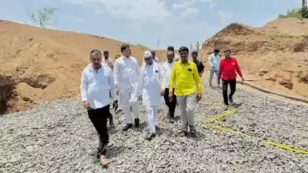 बदनापूर: प्रधानमंत्री ग्रामसडक योजनेच्या कामाची आमदार नारायण कुचे यांनी धोपटेश्वर येथे केली पाहणी