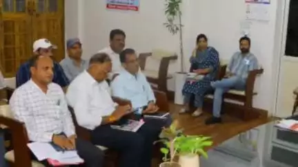 देवास: कलेक्टर की अध्यक्षता में जल गंगा संवर्धन व अमृत संचय अभियान सहित विभिन्न अभियानों की समीक्षा बैठक आयोजित