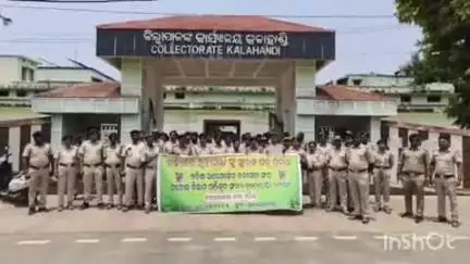ସଦର: ଭବାନୀପାଟଣା ଠାରେ ବନ ବିଭାଗ କର୍ମଚାରୀଙ୍କ ଦାବି ପ୍ରତି ଅଣଦେଖା କଳାହାଣ୍ଡି ଜିଲ୍ଲାପାଳଙ୍କ ମାଧ୍ୟମରେ ମୁଖ୍ୟମନ୍ତ୍ରୀଙ୍କ ଉଦ୍ଦେଶ୍ୟରେ ଦାବୀ