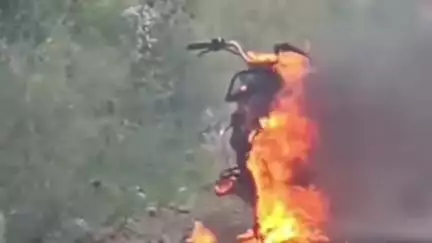 करनाल: हाईवे पर हवेली के पास संदिग्ध हालात में बाइक में लगी आग, मौके पर पहुंची पुलिस