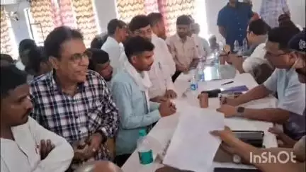 बिसौली: एत्मादपुर गांव निवासी युवक ने CHC बिसौली पर तैनात ANM पर डिलीवरी के नाम पर रिश्वत लेने का लगाया आरोप, डीएम से की शिकायत