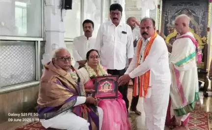 అన్నవరం సత్యనారాయణ స్వామిని దర్శించుకున్న మద్రాస్ హైకోర్టు జడ్జి