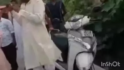বালি-জগাছা: এলাকার নিকাশি ব্যবস্থা খতিয়ে দেখতে দক্ষিণ হাওড়া বাকসারা এলাকায় খাল সংস্কারের পরিদর্শন এলেন বিধায়িকা