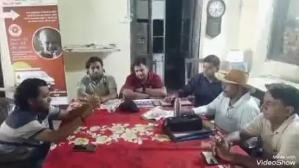 मधुपुर: रक्तदान शिविर की सफलता को लेकर रेड क्रॉस सोसाइटी कार्यालय में बैठक आयोजित