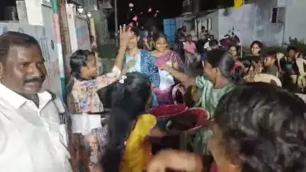 திருப்போரூர்: மடம் தெரு பகுதியில் பத்தாம் வகுப்பு பொது தேர்வு மாநில அளவில் முதலிடம் பிடித்த அரியலூர் மாணவி சோபியாவிற்கு பொதுமக்கள் சார்பில் பாராட்டு விழா