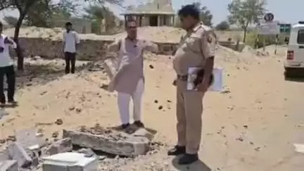 चौहटन: आगोर गांव में अंबेडकर रोड की शिलान्यास पट्टी तोड़ने पर लोगों में रोष, ग्रामीण बोले- असामाजिक तत्व माहौल बिगाड़ना चाहते हैं