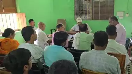 बनमा इटहरी: प्रखंड कार्यालय में बीडीओ की अध्यक्षता में बीएलओ की बैठक की गई आयोजित