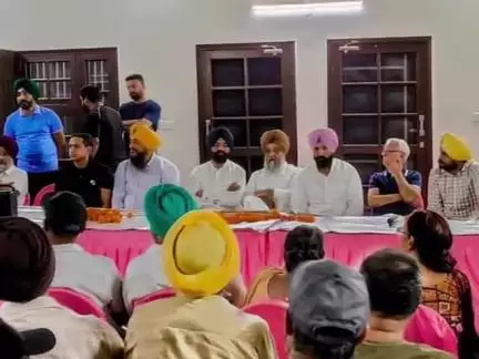 ਲੁਧਿਆਣਾ ਪੂਰਬੀ: ਕੰਚਨ ਕਲੋਨੀ ਵਿਧਾਇਕ ਰਜਿੰਦਰ ਪਾਲ ਕੌਰ ਛੀਨਾ ਵੱਲੋਂ ਵਾਰਡ ਨੰਬਰ 54 ਵਿੱਚ ਜਨਤਕ ਮੀਟਿੰਗ ਕੀਤੀ ਗਈ।