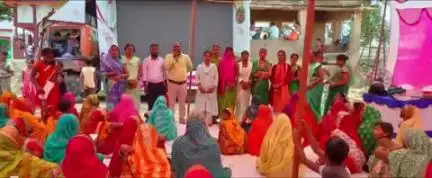 टेटिया बम्बर: लक्ष्य जीविका महिला ग्राम संगठन बरुई और कौड़िया में महिला संवाद कार्यक्रम का आयोजन