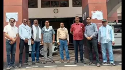 मुंगेली: शिक्षक युक्तियुक्तकरण निरस्त करने सहित अन्य प्रमुख मुद्दों को लेकर मंगलवार को जिला कलेक्ट्रेट में शिक्षक ज्ञापन सौपेंगे