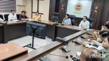 त्योंथर: त्यौंथर तहसील में बेदखली के लंबित सीएम हेल्पलाइन प्रकरणों के निराकरण के लिए एसडीएम को निर्देश