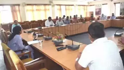 पालमपुर: एसडीएम पालमपुर नेत्रा मैती ने आत्मा परियोजना सभागार में मानसून के दौरान आवश्यक तैयारियों को लेकर की बैठक
