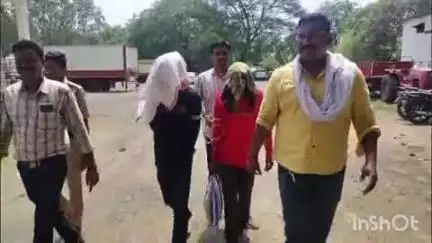 हिंगणघाट: दुकान फोडणारे अट्टल चोरटे शहर पोलिसाच्या जाळ्यात: चोरट्या कडून नगदीसह १ लाख ९७ हजार ९२३ रुपये किमतीचा मुद्देमाल जप्त