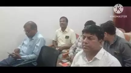 कुढ़नी: कुढ़नी प्रखंड के मनरेगा भवन में समीक्षा बैठक का आयोजन किया गया