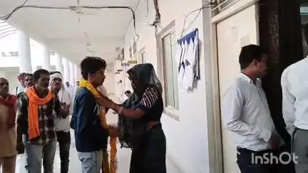 गुना नगर: कलेक्ट्रेट कार्यालय में प्रेम विवाह के दौरान हंगामा, प्रेमी-प्रेमिका ने मारपीट के आरोप लगाए